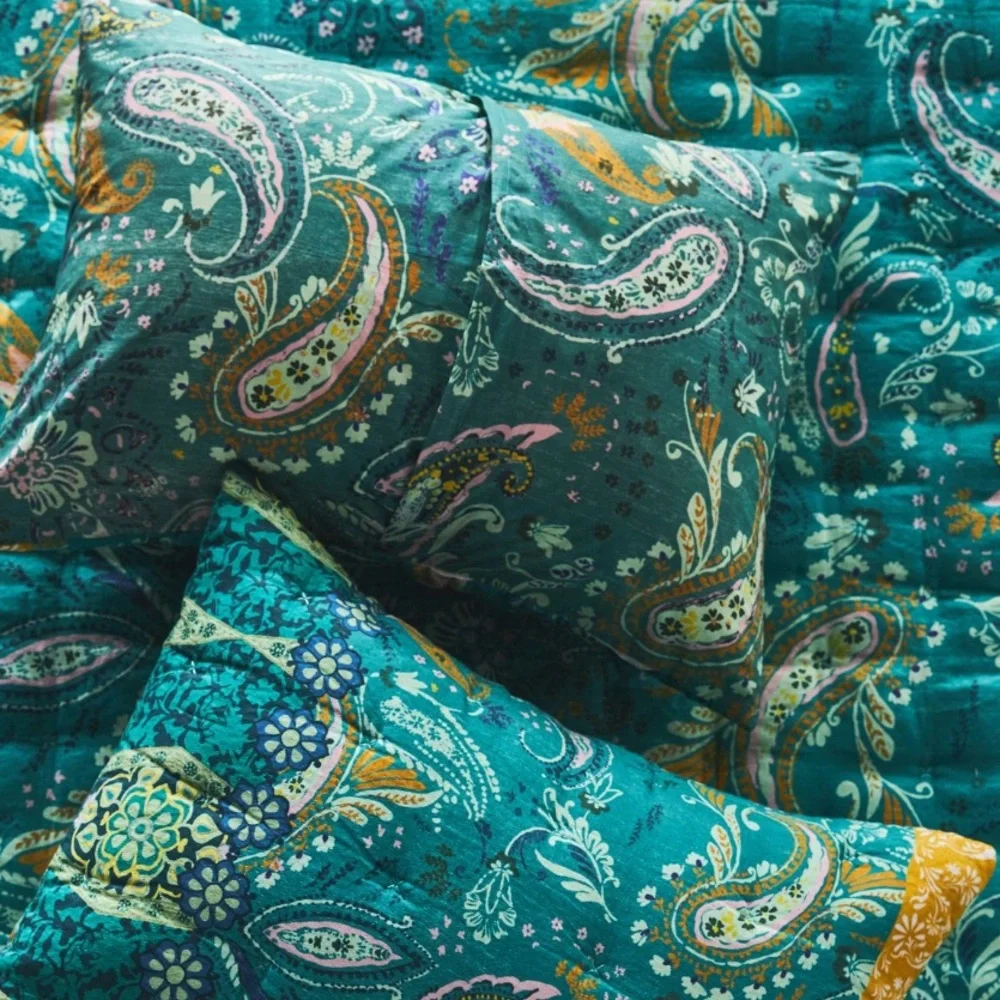 KING‎ Iskra Paisley Quilt Set
